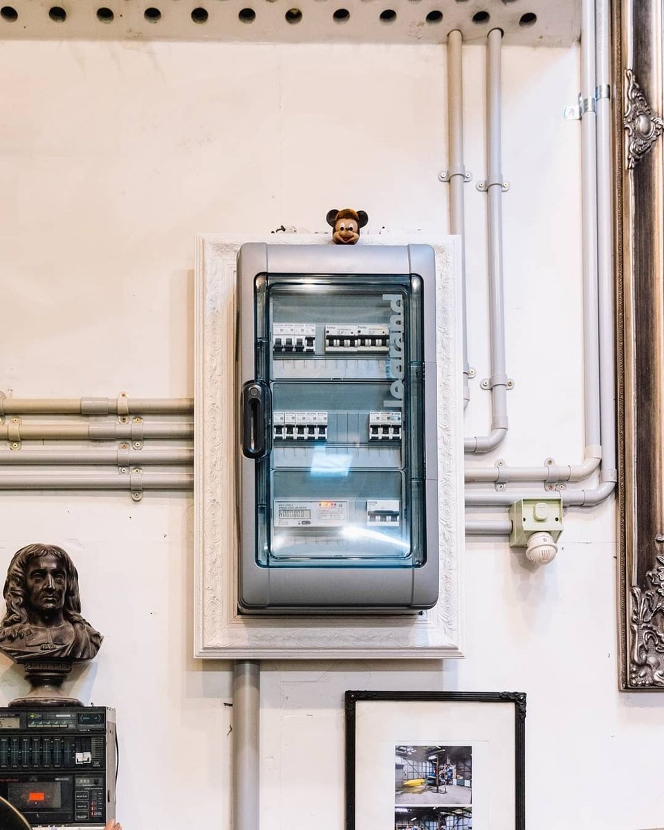 Switchboard installation